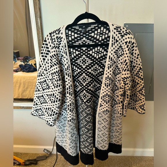 Cardigan Diamond Pattern Cardigan - Picture 1 of 4